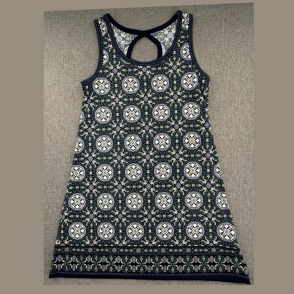 Max Studio Shift Dress Sleeveless Medium Scoop Neck Stretchy Wrinkle Resistant